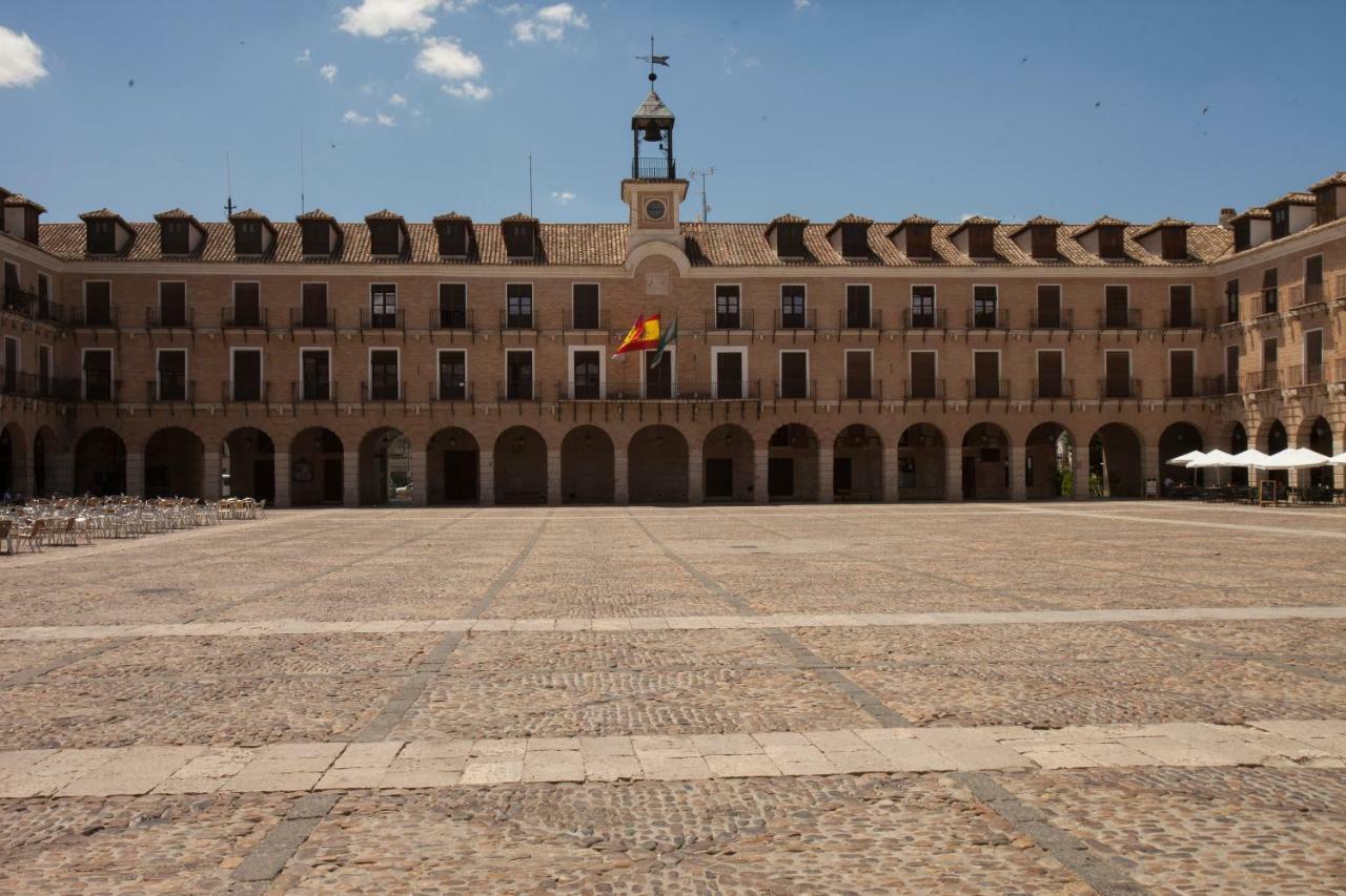 Hotel Plaza Mayor Оканья Экстерьер фото